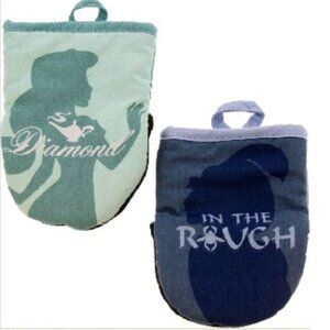 BNWT Disney Princess Neoprene Mini Oven Mitts, 2pk-Heat Resistant (OS)